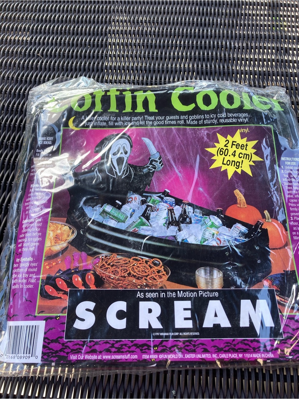 Vintage Fun World 1997 Scream Ghost coffin cooler